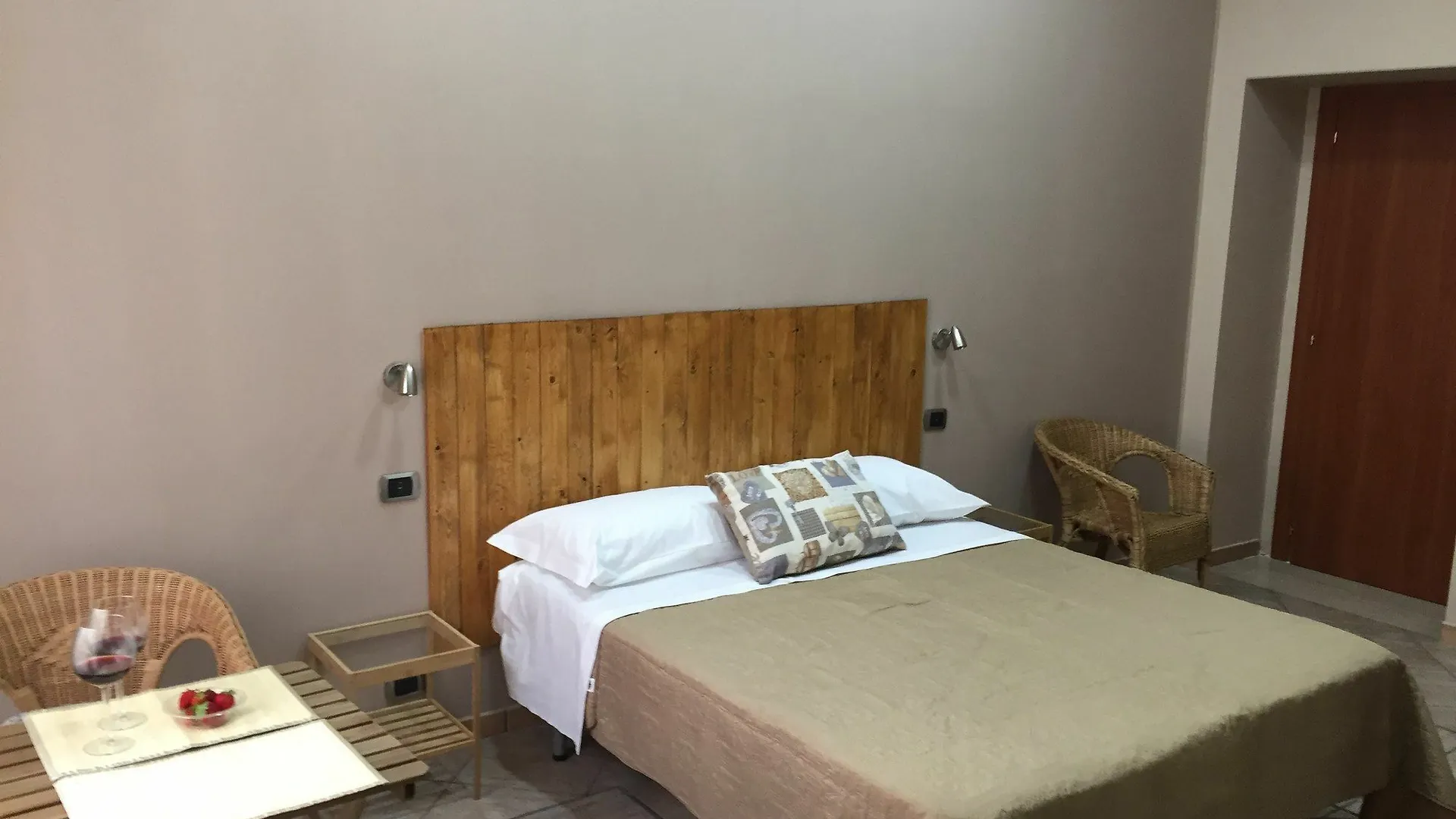 Bed and Breakfast Naples To Live 2*,