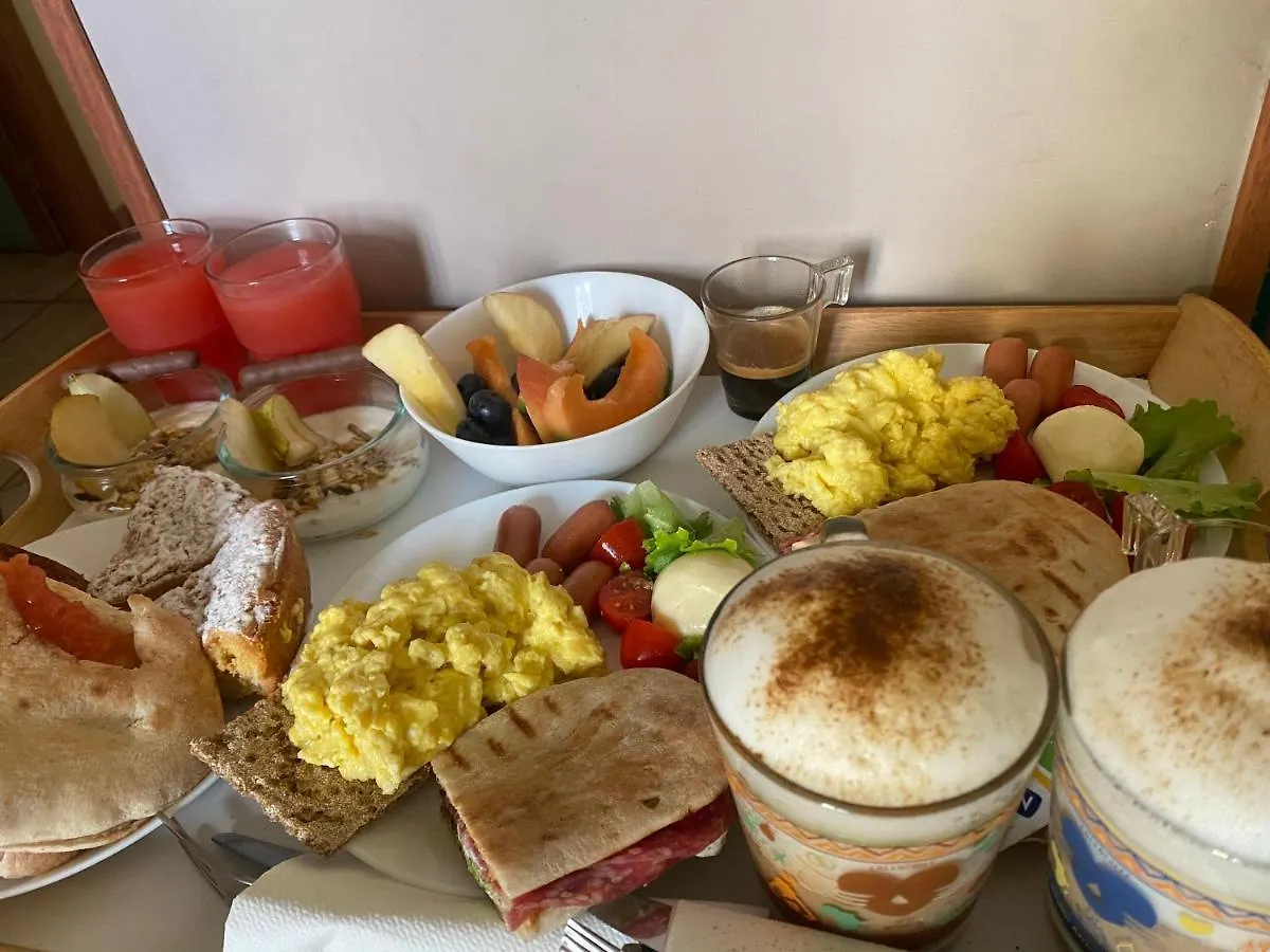 Naples To Live Bed & Breakfast