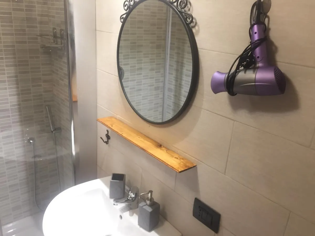 **  Naples To Live Bed & Breakfast Italy