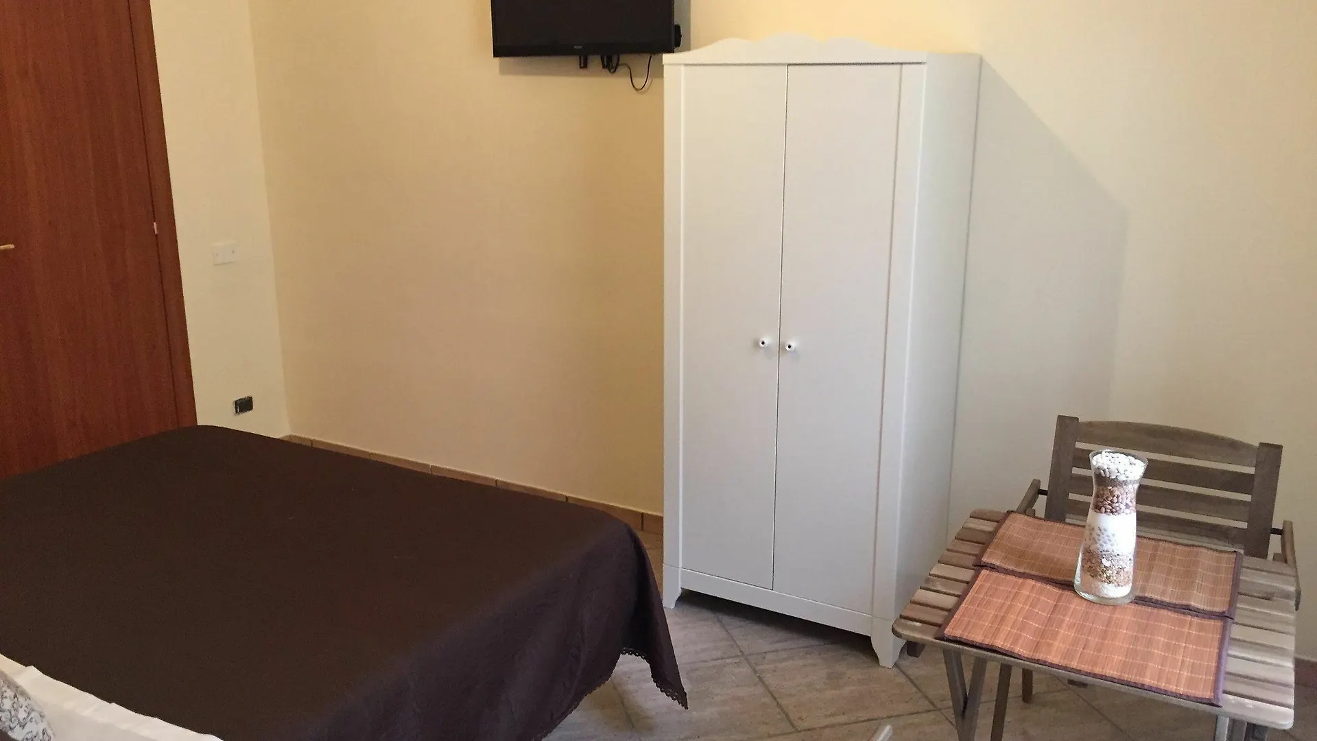 Naples To Live Bed & Breakfast