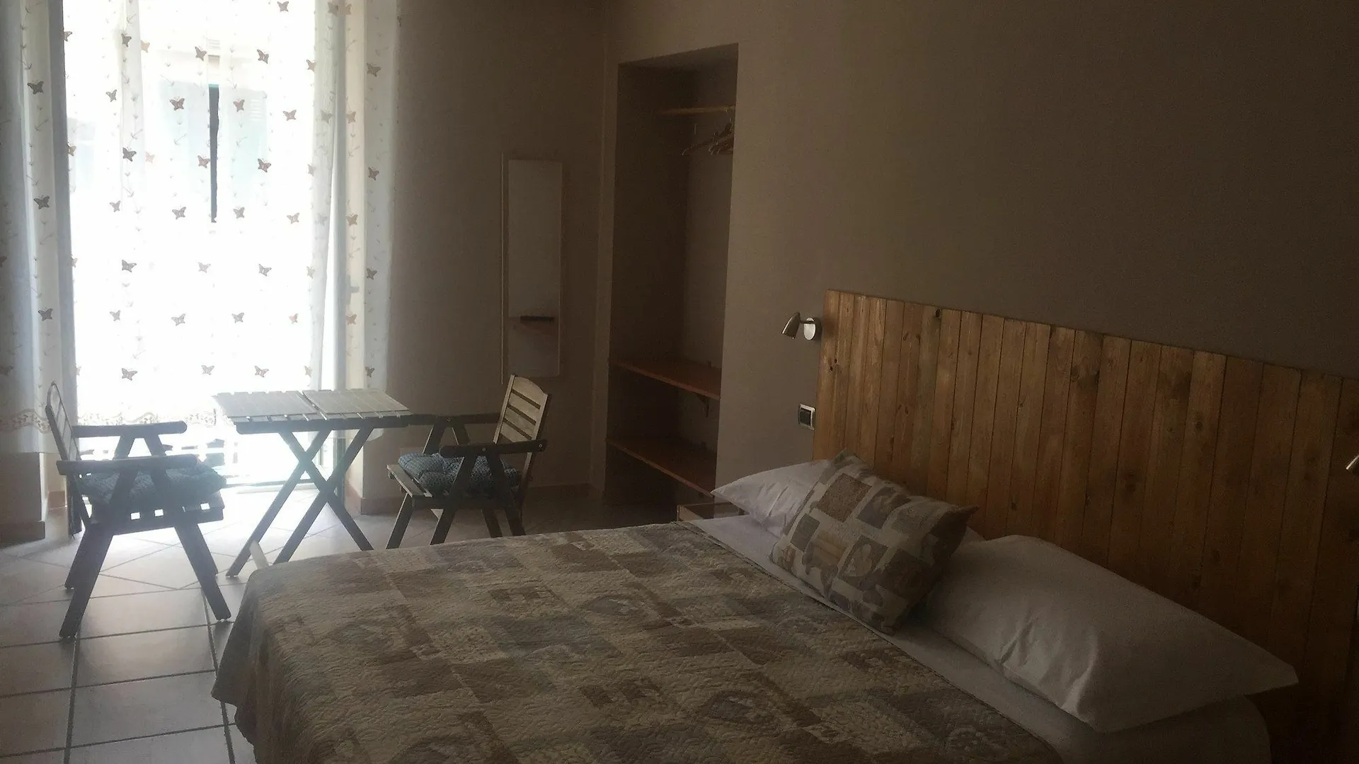 Naples To Live Bed & Breakfast