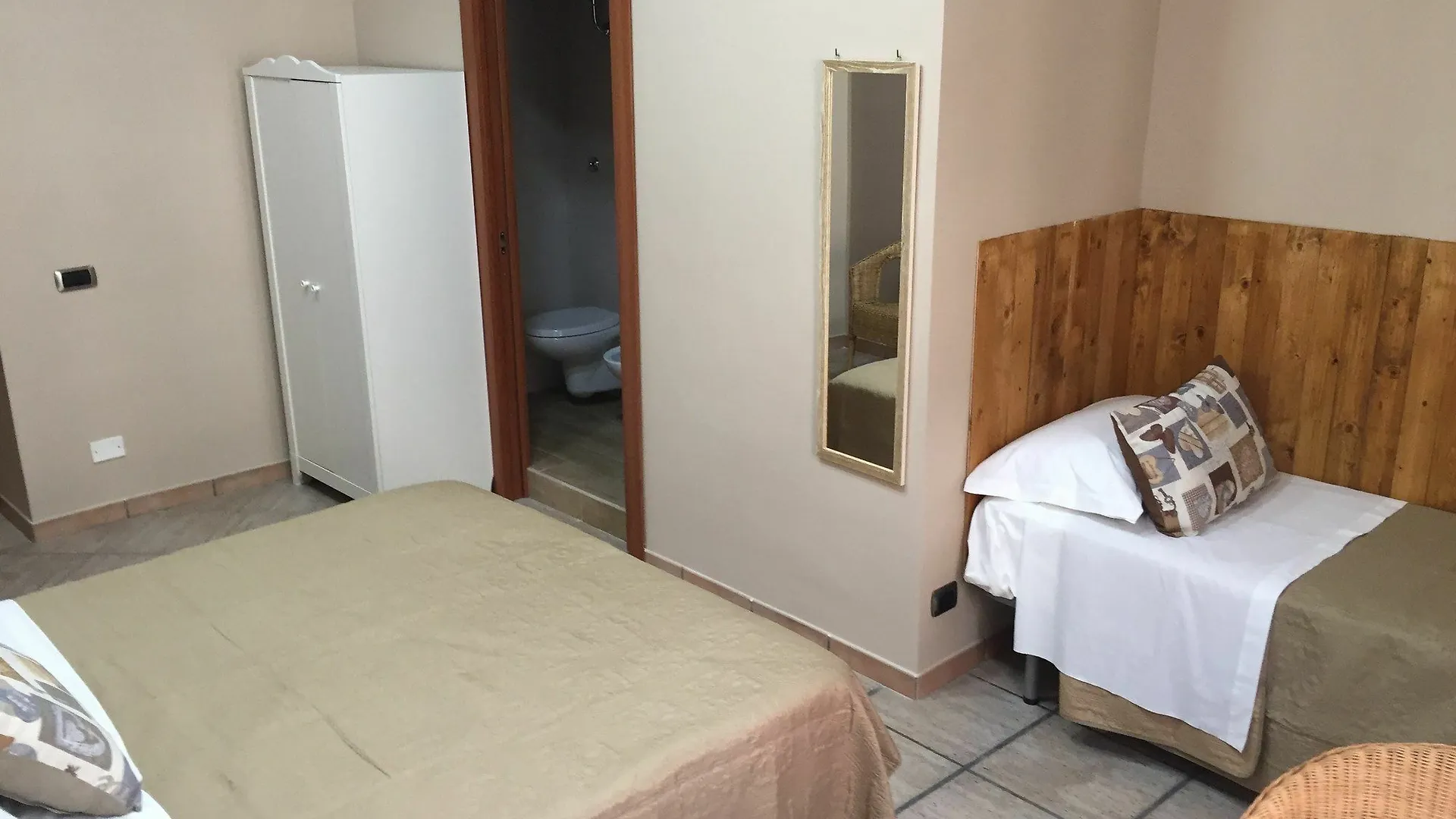 Naples To Live Bed & Breakfast