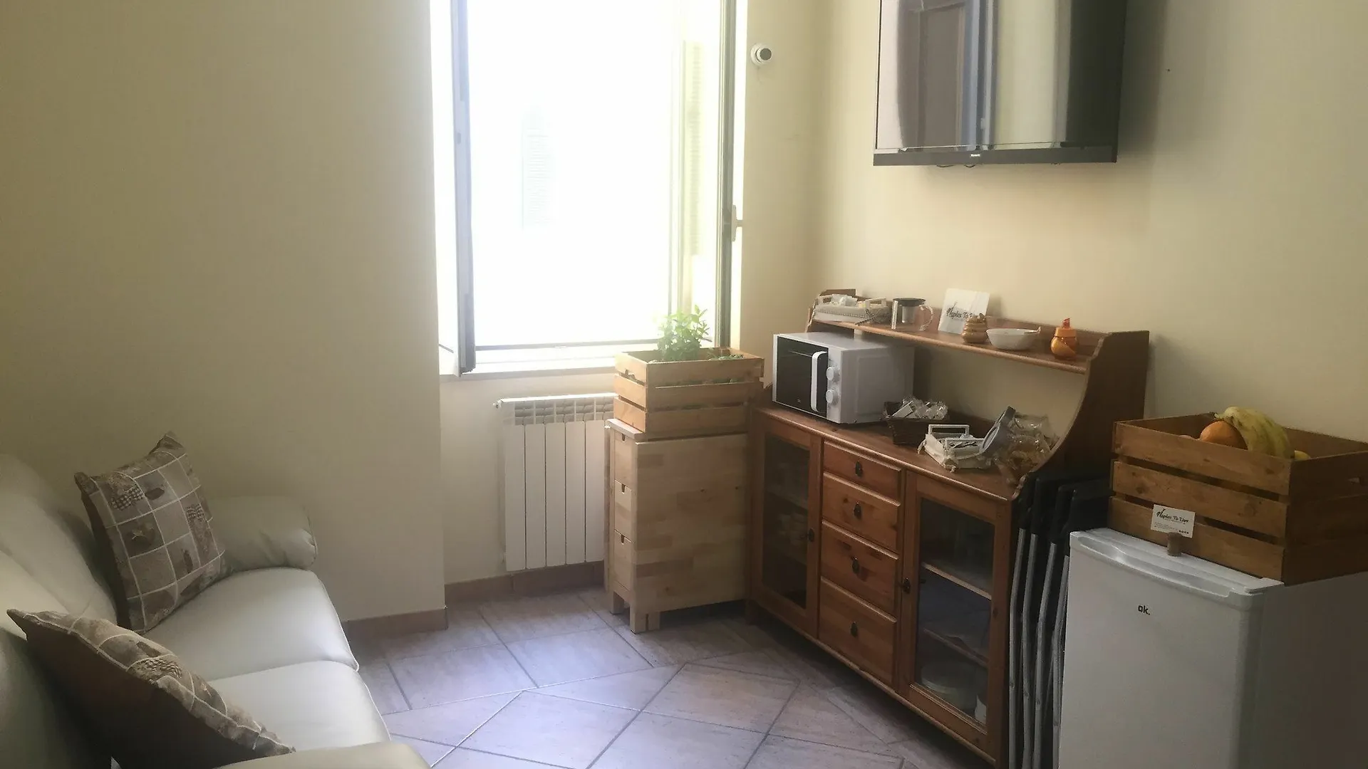 Naples To Live Bed & Breakfast 2*,  Italy